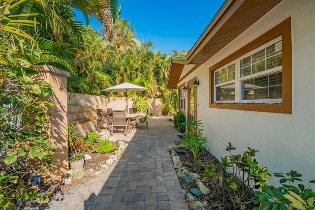 201 54TH STREET, Holmes Beach, FL 34217