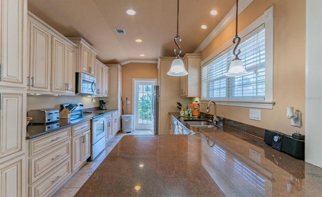 201 54TH STREET, Holmes Beach, FL 34217