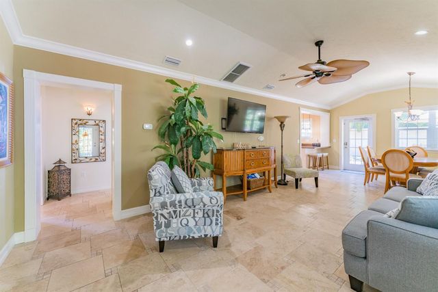 201 54TH STREET, Holmes Beach, FL 34217
