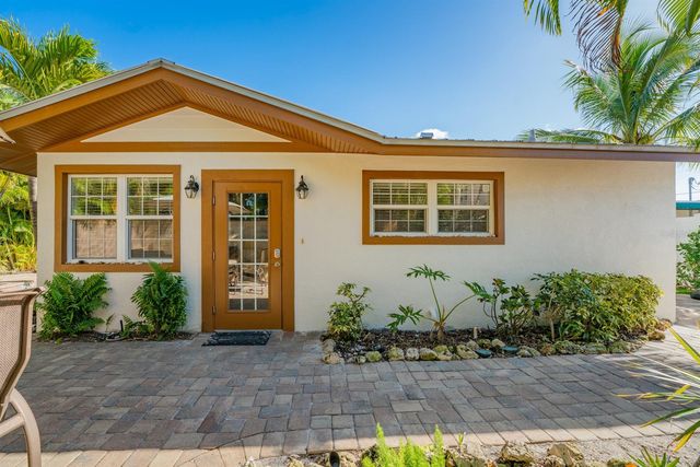 201 54TH STREET, Holmes Beach, FL 34217