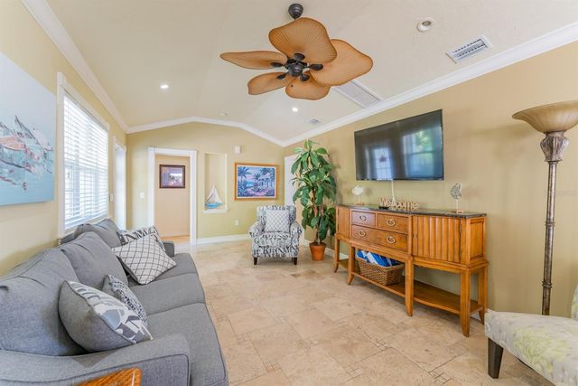 201 54TH STREET, Holmes Beach, FL 34217