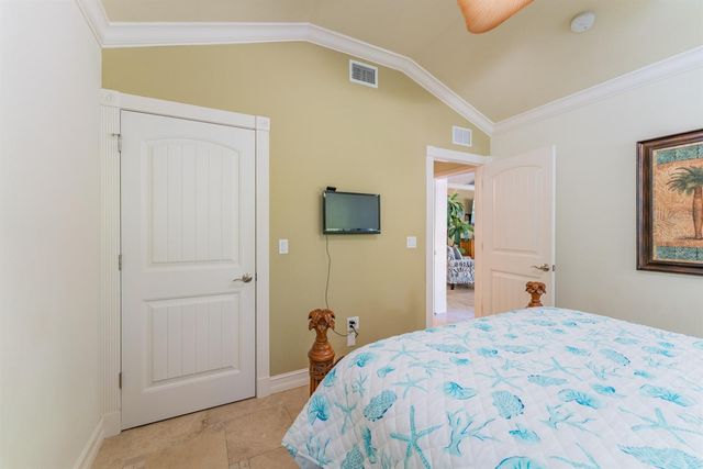 201 54TH STREET, Holmes Beach, FL 34217