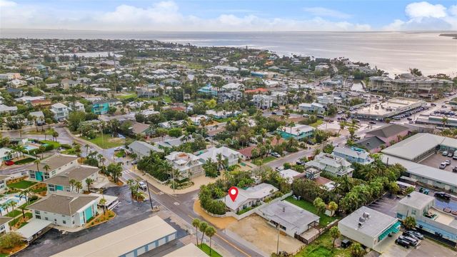 201 54TH STREET, Holmes Beach, FL 34217