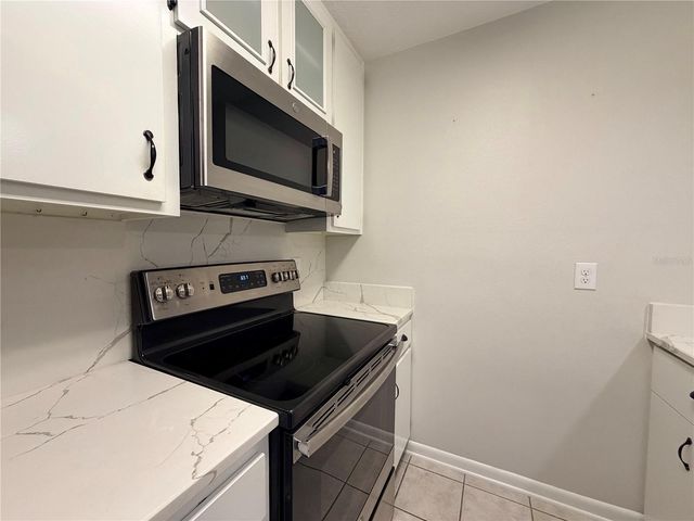 900 AVENUE Z SE C2, Winter Haven, FL 33880