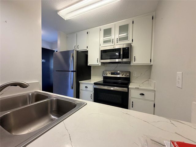 900 AVENUE Z SE C2, Winter Haven, FL 33880