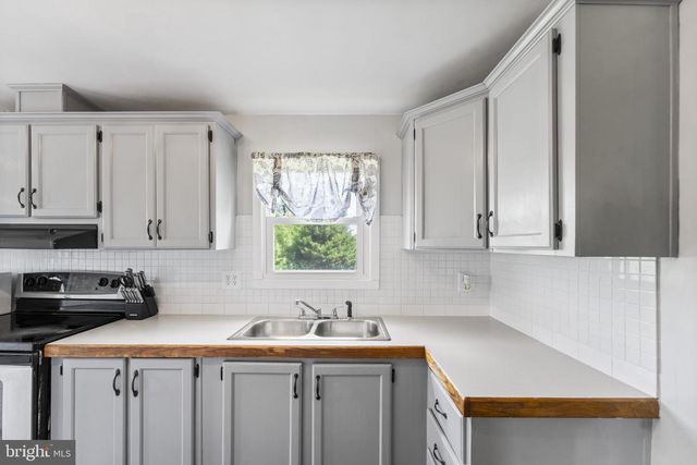 966 BUCK RD, Quarryville, PA 17566