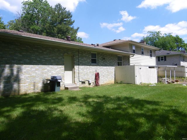 516 Holly Hill Drive, Evansville, IN 47710