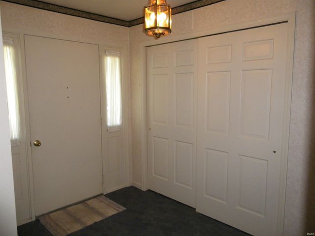 516 Holly Hill Drive, Evansville, IN 47710
