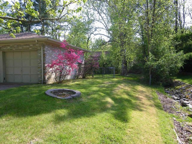 516 Holly Hill Drive, Evansville, IN 47710