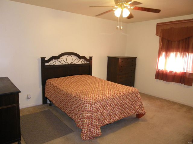 516 Holly Hill Drive, Evansville, IN 47710