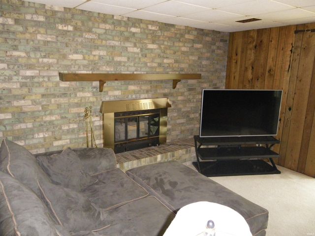 516 Holly Hill Drive, Evansville, IN 47710