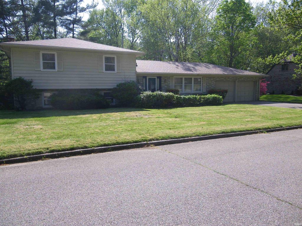 516 Holly Hill Drive, Evansville, IN 47710