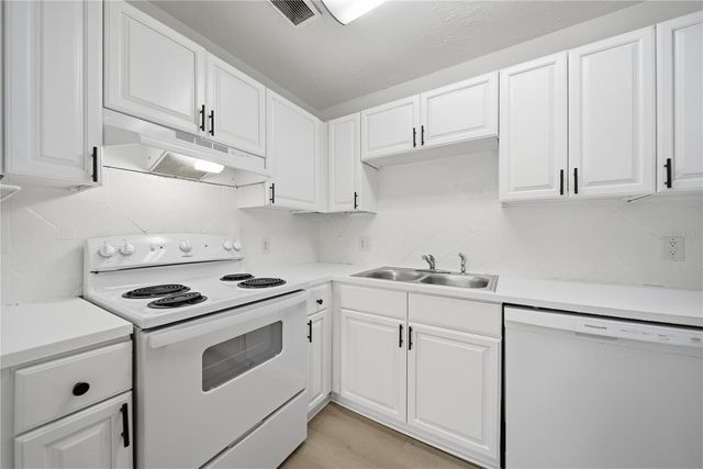 13690 ORANGE SUNSET DRIVE 202, Tampa, FL 33618