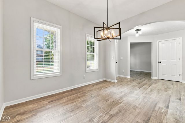 1344 Red Dunes, Avon, IN 46123