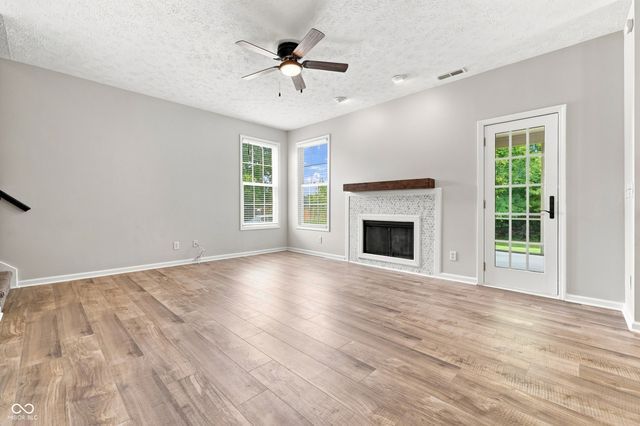1344 Red Dunes, Avon, IN 46123