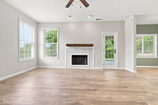 1344 Red Dunes, Avon, IN 46123