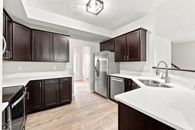 1344 Red Dunes, Avon, IN 46123
