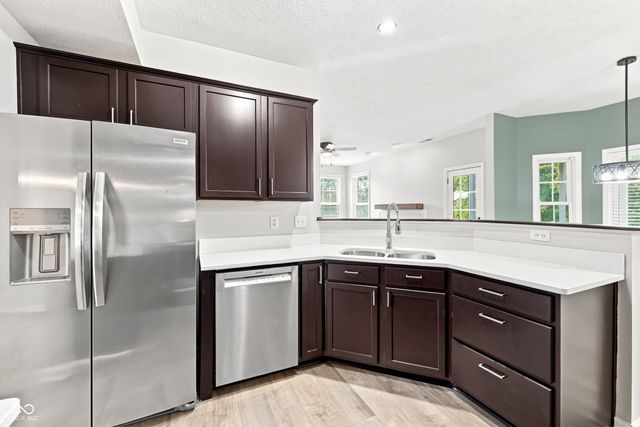 1344 Red Dunes, Avon, IN 46123