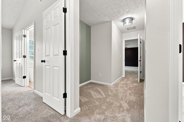 1344 Red Dunes, Avon, IN 46123