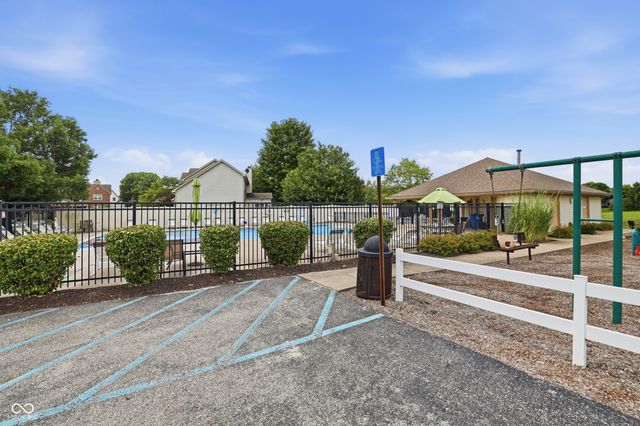 1344 Red Dunes, Avon, IN 46123
