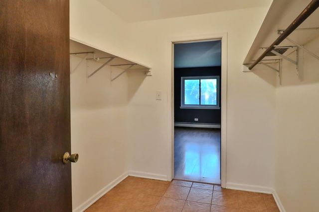 1085 Valley Lane 216, Hoffman Estates, IL 60169