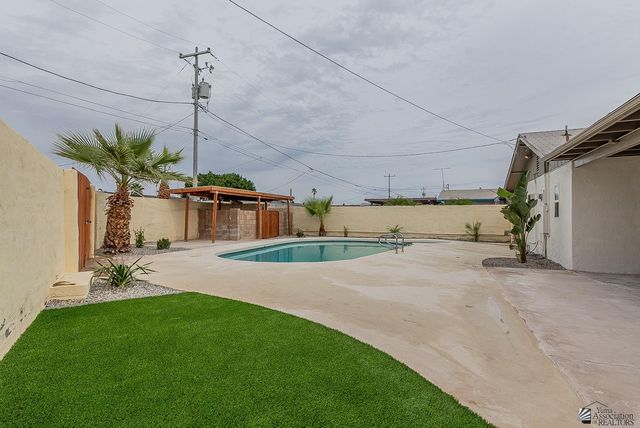 912 Palmcroft Dr, Yuma, AZ 85364