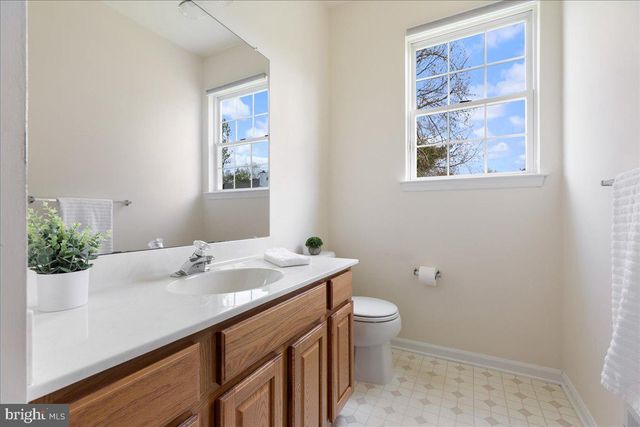 1 STONEHEDGE DRIVE, East Windsor, NJ 08520