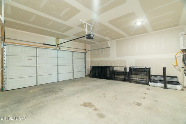 1133 Beacon Rd, Sevierville, TN 37876