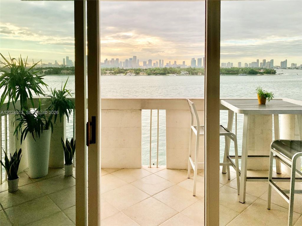 800 West Ave 823, Miami Beach, FL 33139
