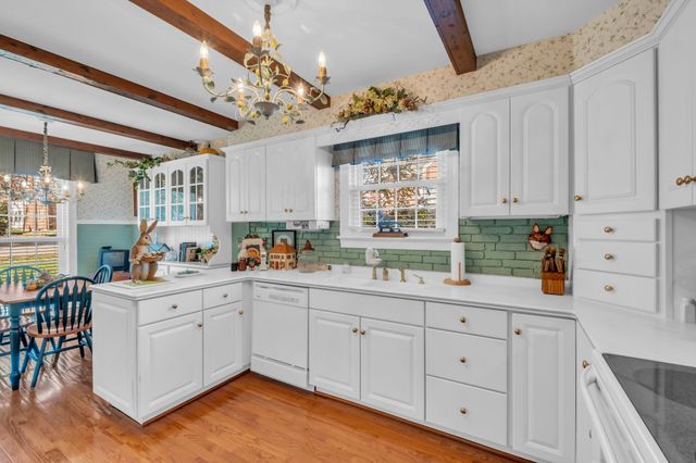 125 Castle Heights Ave, Lebanon, TN 37087