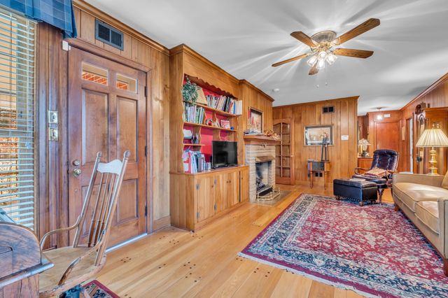 125 Castle Heights Ave, Lebanon, TN 37087