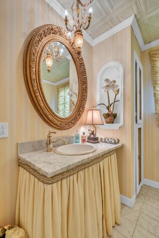 125 Castle Heights Ave, Lebanon, TN 37087