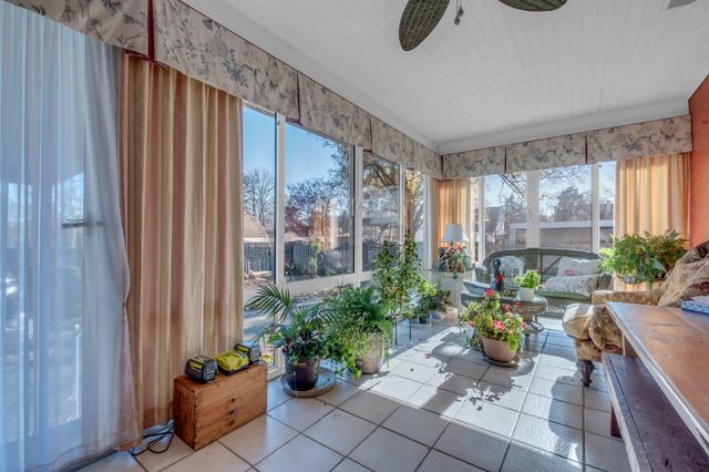 125 Castle Heights Ave, Lebanon, TN 37087