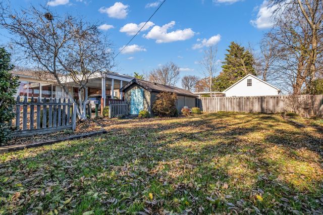 125 Castle Heights Ave, Lebanon, TN 37087