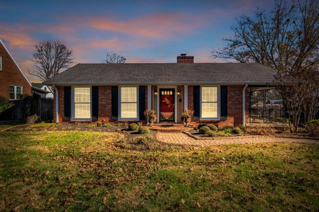 125 Castle Heights Ave, Lebanon, TN 37087