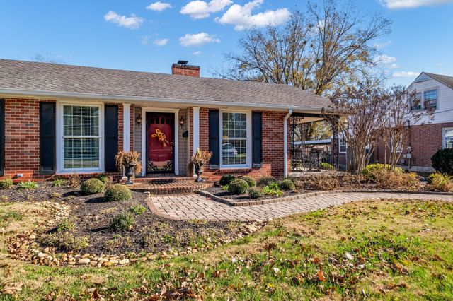 125 Castle Heights Ave, Lebanon, TN 37087