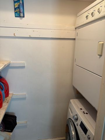 61 Harrison Ave, Northampton, MA 01060