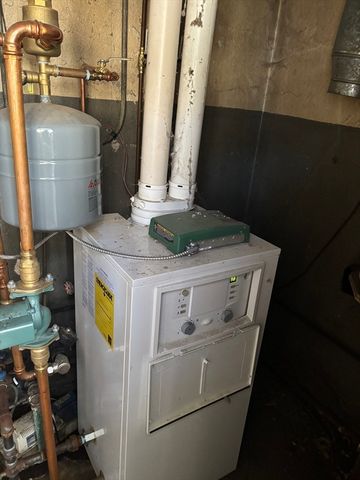 61 Harrison Ave, Northampton, MA 01060