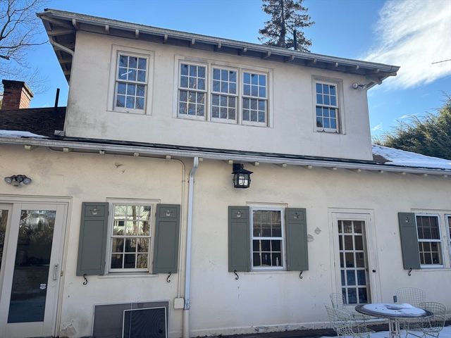 61 Harrison Ave, Northampton, MA 01060