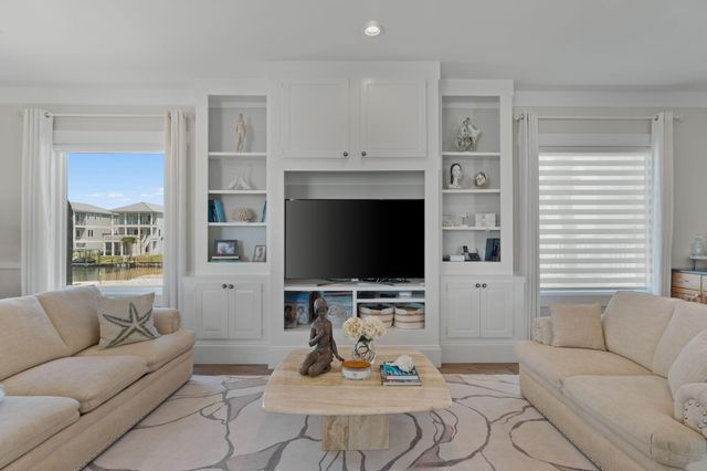 7303 Spinnaker Court, Navarre, FL 32566