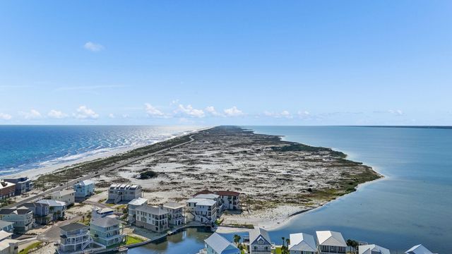 7303 Spinnaker Court, Navarre, FL 32566