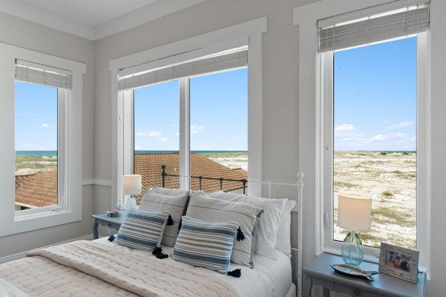 7303 Spinnaker Court, Navarre, FL 32566