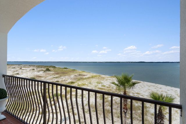 7303 Spinnaker Court, Navarre, FL 32566