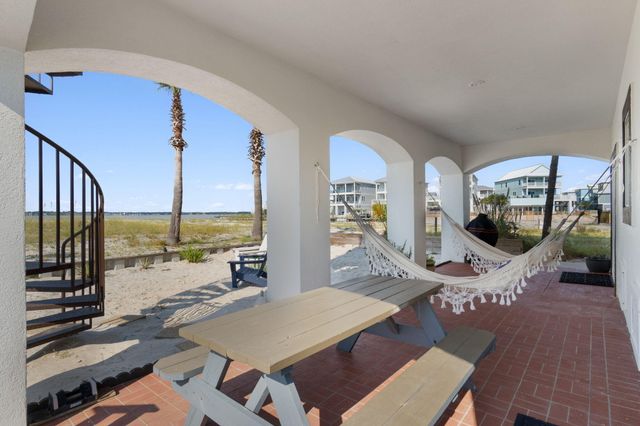 7303 Spinnaker Court, Navarre, FL 32566