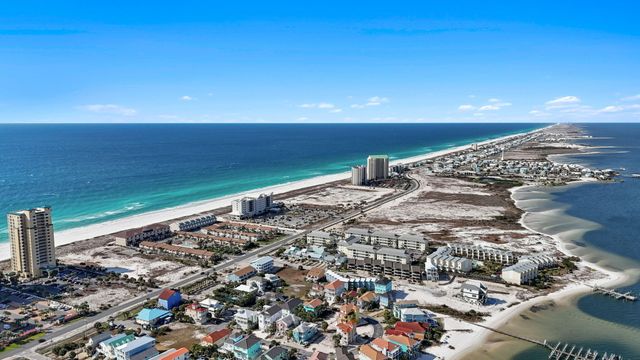 7303 Spinnaker Court, Navarre, FL 32566