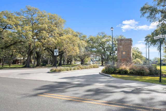 12734 Solemn Oaks Ave, Baton Rouge, LA 70818