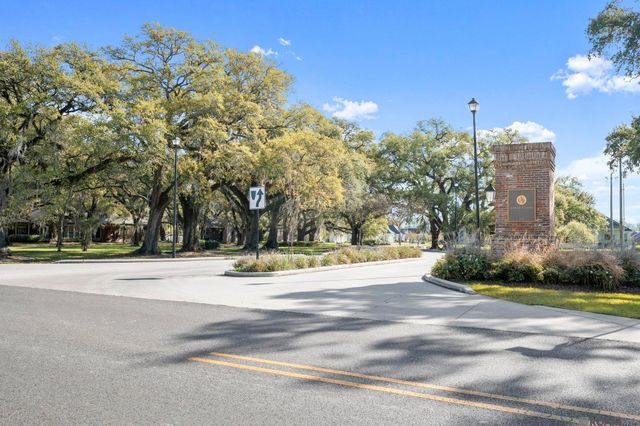 12734 Solemn Oaks Ave, Baton Rouge, LA 70818