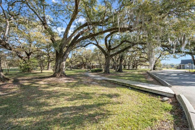 12734 Solemn Oaks Ave, Baton Rouge, LA 70818