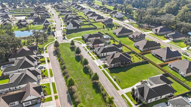 12734 Solemn Oaks Ave, Baton Rouge, LA 70818