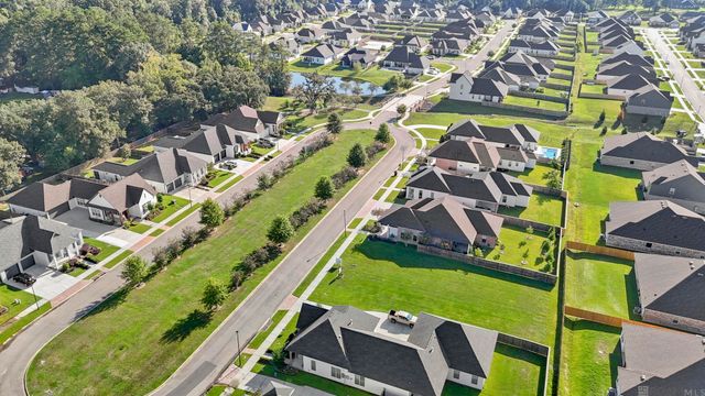 12734 Solemn Oaks Ave, Baton Rouge, LA 70818